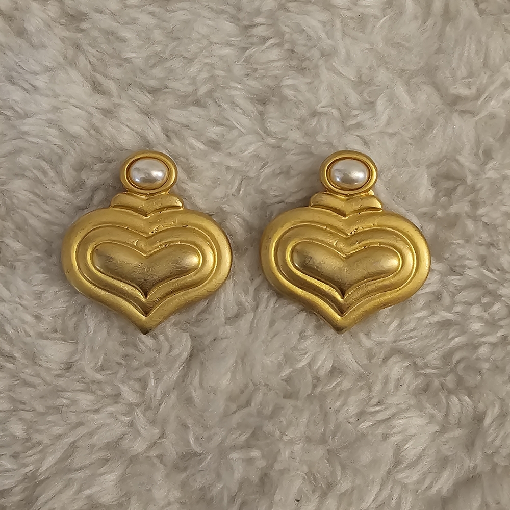 Vintage Vanecci Gold-Tone Double-Heart Clip-on Earrings with Faux Pearls